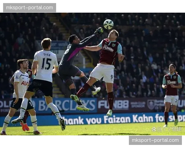 英超第29轮前瞻:利物浦vs阿森纳,高压逼抢下的转换对决成焦点 英超第29轮前瞻:利物浦vs阿森纳,高压逼抢下的转换对决成焦点