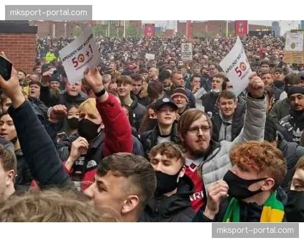 针对足球流氓的网络追踪新规在英超各俱乐部开始试行