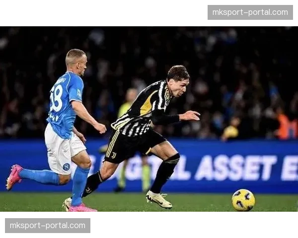 克瓦拉茨赫利亚突破两人防守后低射破门，打入本赛季个人第12球