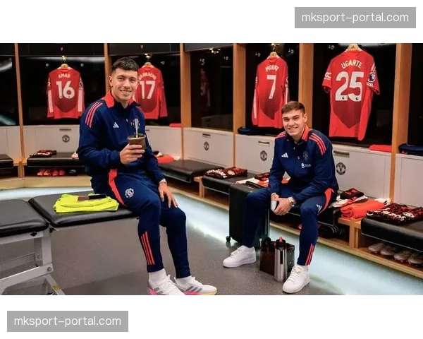 转会市场:曼联与葡萄牙体育就中场防守悍将乌加特展开谈判 转会市场:曼联与葡萄牙体育就中场防守悍将乌加特展开谈判